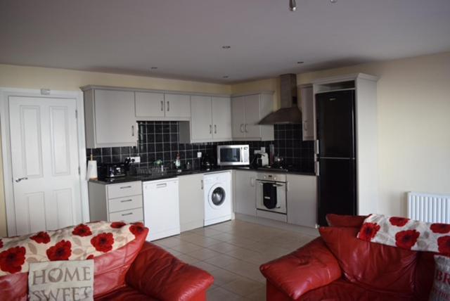 46 West Strand Avenue Portrush Exterior photo